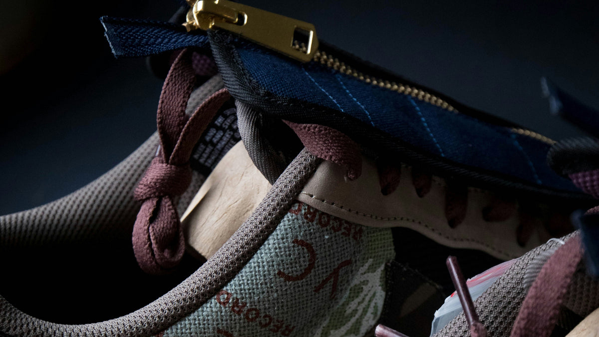 Nettoyage d’une tache sur une sneaker