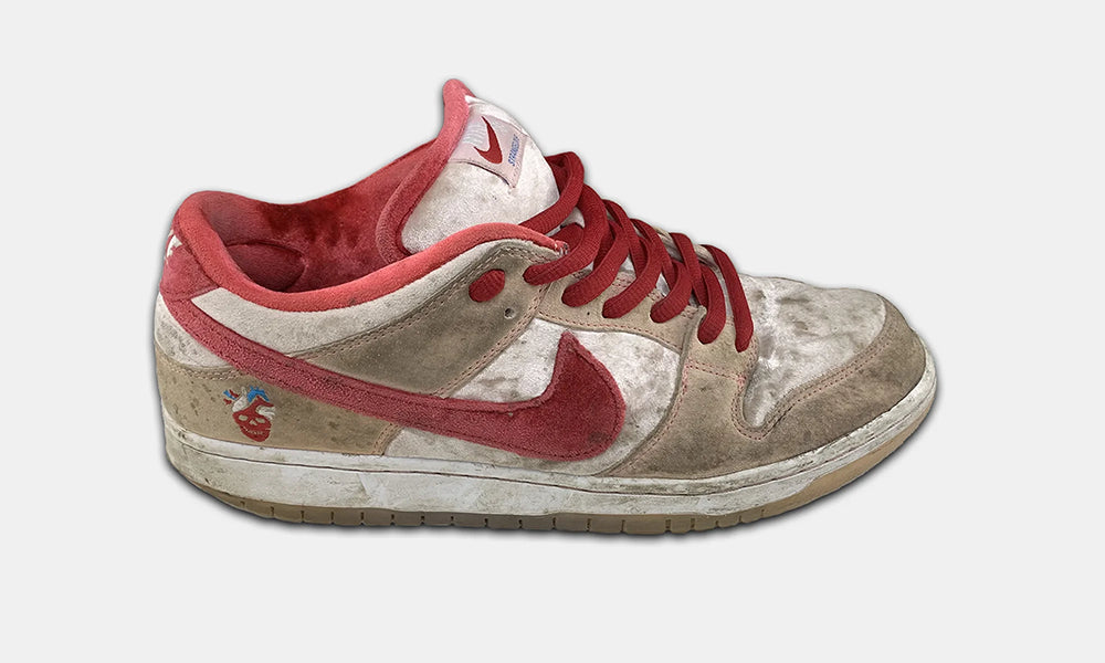 Nos Nike SB Dunk Low "Strangelove" avant un nettoyage avec les produits DonCare